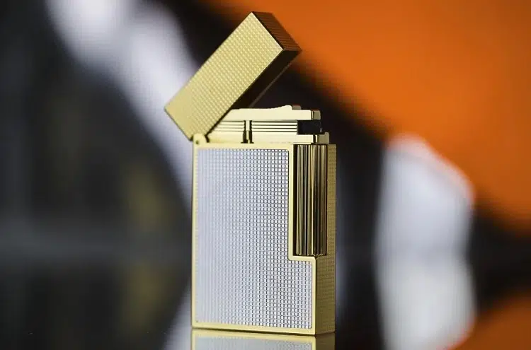 فندک S.T. Dupont